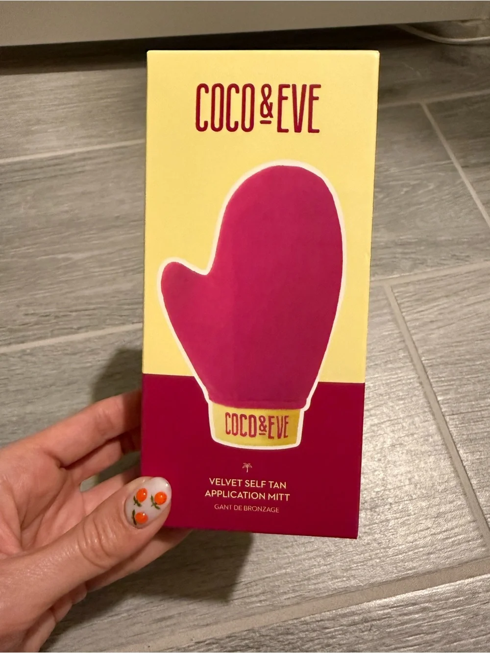 NIB Coco & Eve Tan Applicator Mitt - Picture 2 of 2
